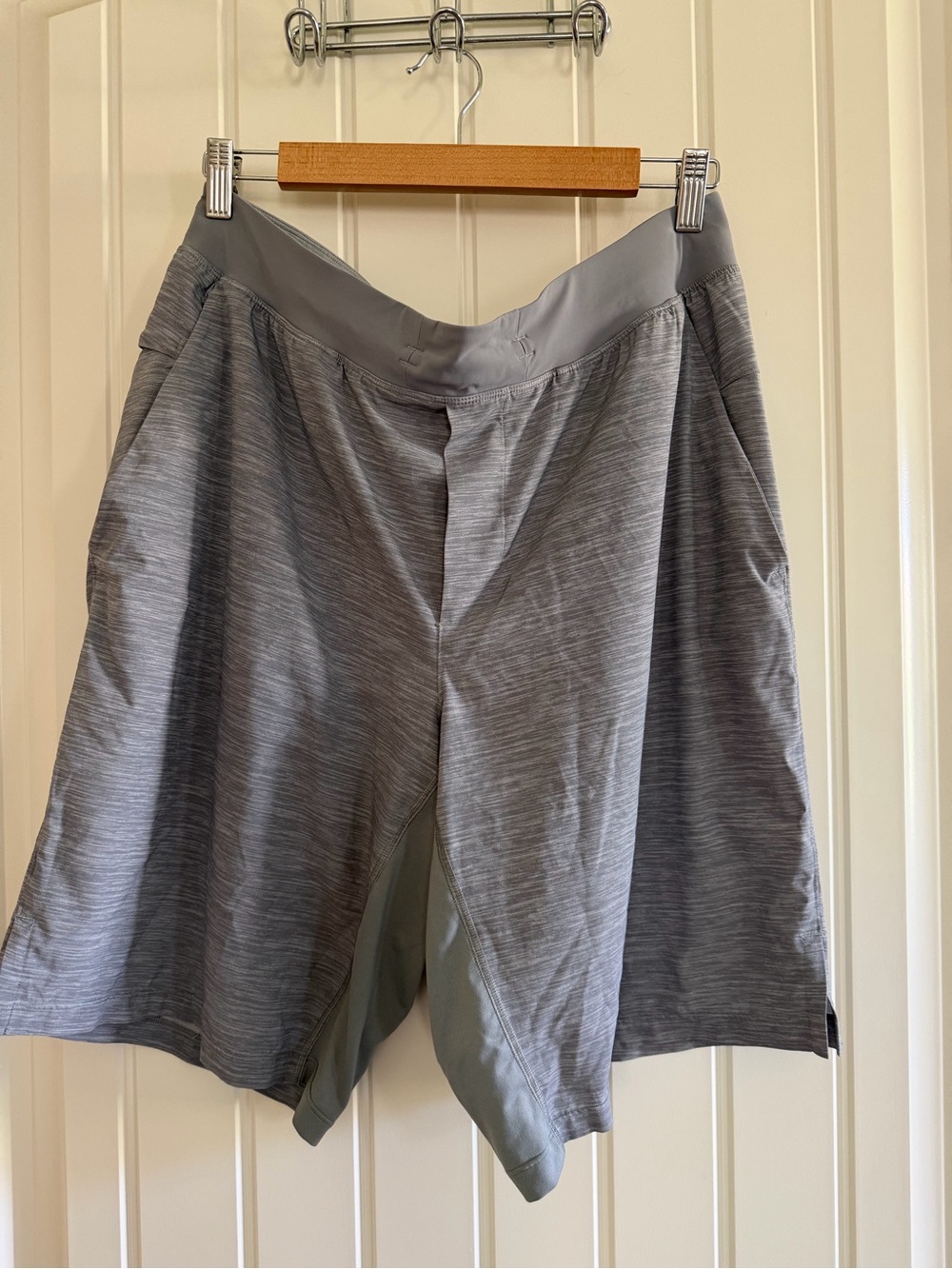 lululemon men’s license to train 9” short linerless. XL